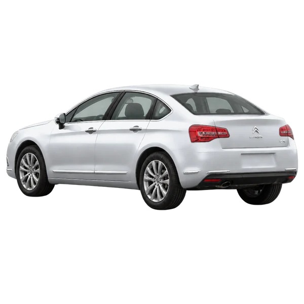 Citroën C5 2017 prata, vista três quartos traseira (voltada para a esquerda)