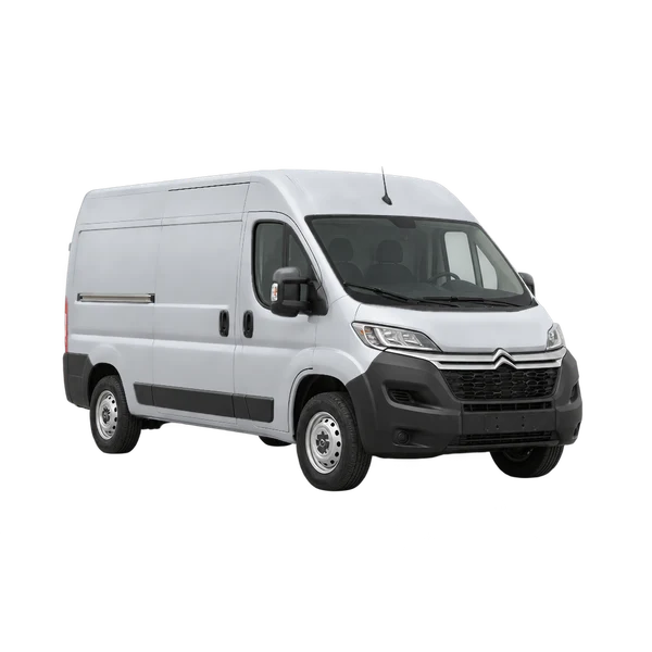 Citroën Jumper 2022 prata, vista dianteira em três quartos (voltada para a esquerda)