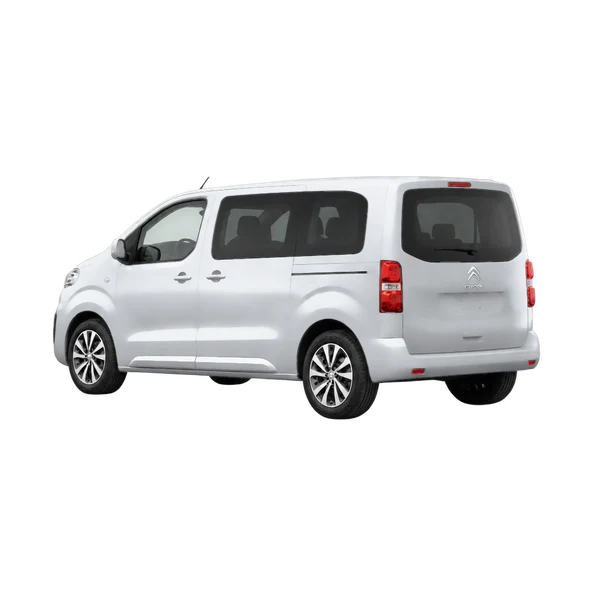 Citroën Spacetourer 2018 باللون فضي، منظر ثلاثة أرباع خلفي (باتجاه اليسار)