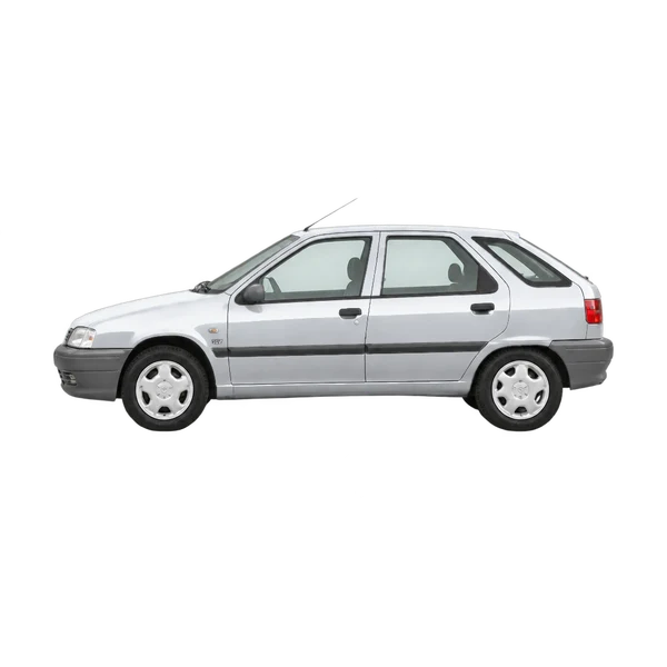 Citroën ZX 16V 1995 باللون فضي، منظر جانبي (متجه إلى اليسار)