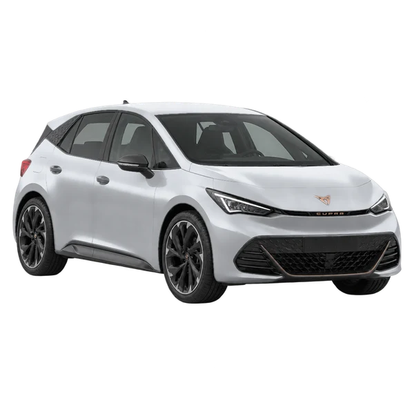 Cupra Born 2024 باللون فضي، منظر منظر أمامي بزاوية ثلاثة أرباع (متجه لليسار)