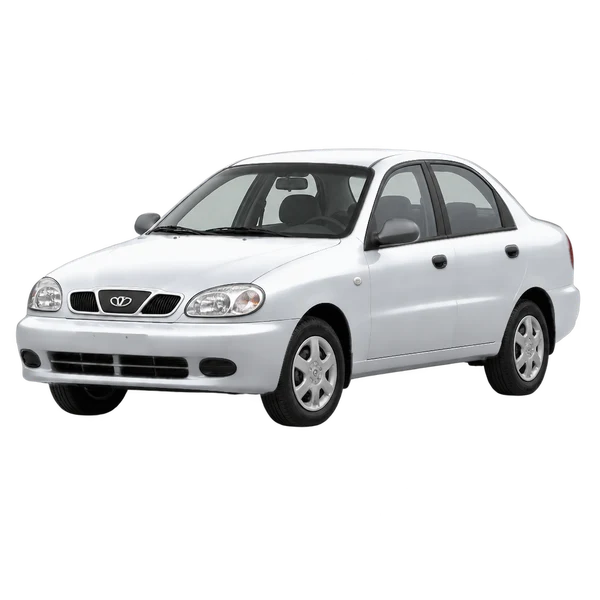 2018 Daewoo Lanos in Silber, Ansicht: Dreiviertelansicht vorne (nach links gerichtet)