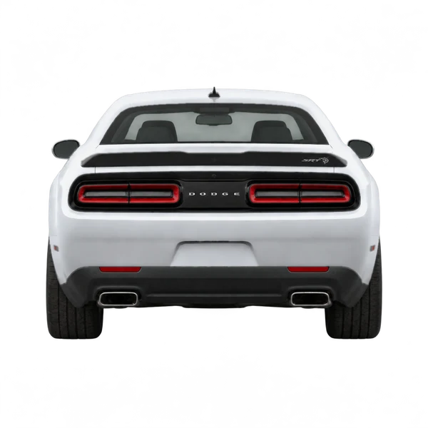 シルバーの2015 Dodge Challenger SRT Hellcat（リアビュー）