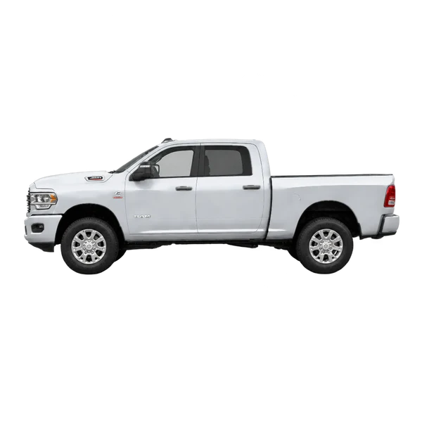 Dodge Ram 2500 2024 باللون فضي، منظر جانبي (متجه إلى اليسار)