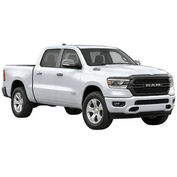 Dodge Ram 2023 en plateado, vista tres cuartos frontal (mirando a la derecha)