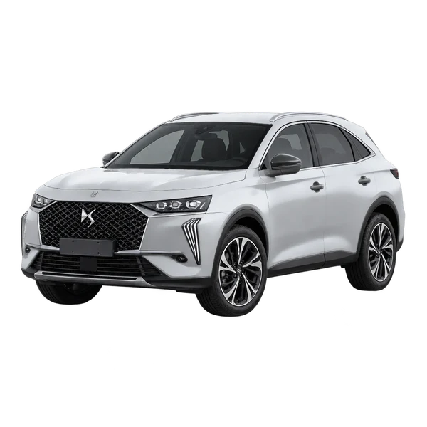 DS 7 2025 باللون فضي، منظر منظر أمامي بزاوية ثلاثة أرباع (متجه لليسار)