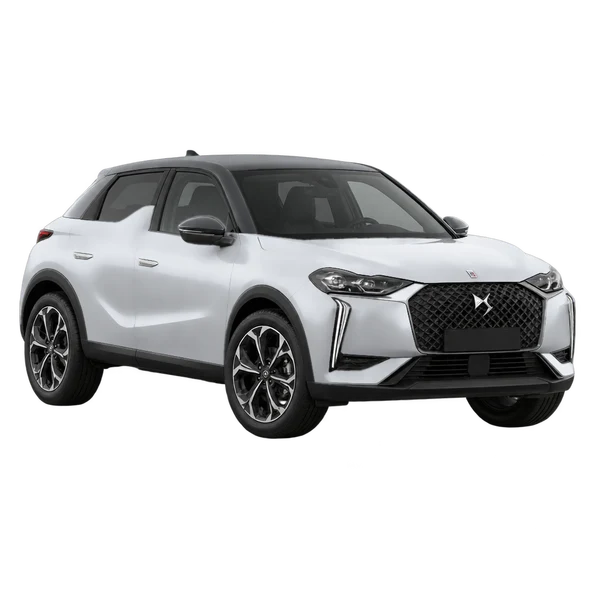 DS DS3 2025 باللون فضي، منظر منظر أمامي بزاوية ثلاثة أرباع (متجه لليسار)