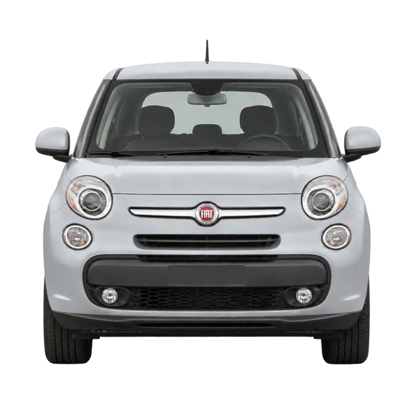 シルバーの2015 Fiat 500L(正面ビュー)