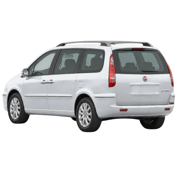 Fiat Ulysse 2011 prata, vista três quartos traseira (voltada para a esquerda)