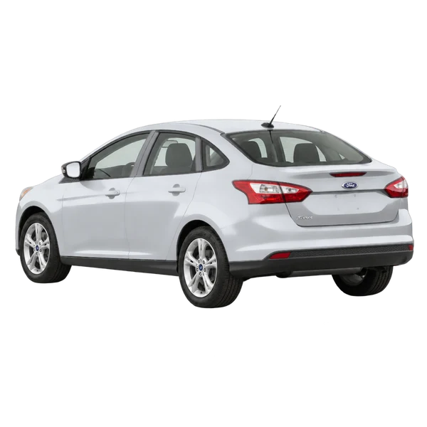 Ford Focus 2014 باللون فضي، منظر ثلاثة أرباع خلفي (باتجاه اليسار)
