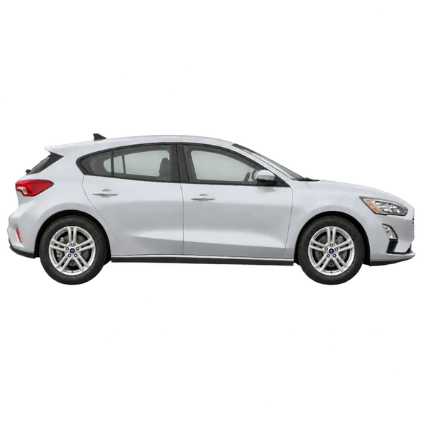 Ford Focus 2020 en plateado, vista lateral (hacia la derecha)