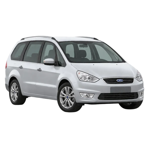 Ford Galaxy 2013 باللون فضي، منظر منظر أمامي بزاوية ثلاثة أرباع (متجه لليسار)