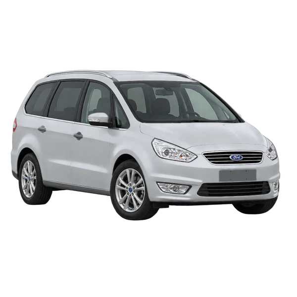 Ford Galaxy 2015 باللون فضي، منظر منظر أمامي بزاوية ثلاثة أرباع (متجه لليسار)