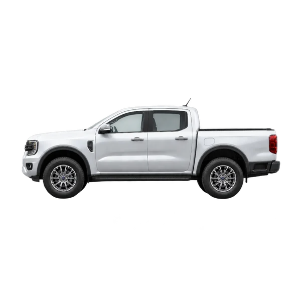 Ford Ranger 2025 باللون فضي، منظر جانبي (متجه إلى اليسار)