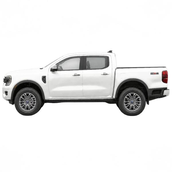 Ford Ranger 2025 باللون أبيض، منظر جانبي (متجه إلى اليسار)