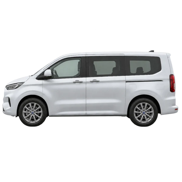 Ford Tourneo Custom 2026 باللون فضي، منظر جانبي (متجه إلى اليسار)
