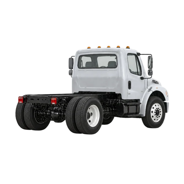 シルバーの2014 Freightliner M2(斜め後方(右向き)ビュー)