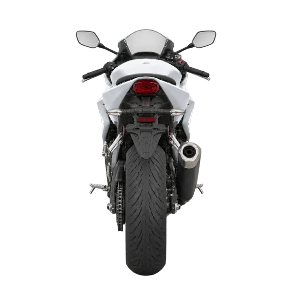 Honda CBR 2024 باللون فضي، منظر من الخلف