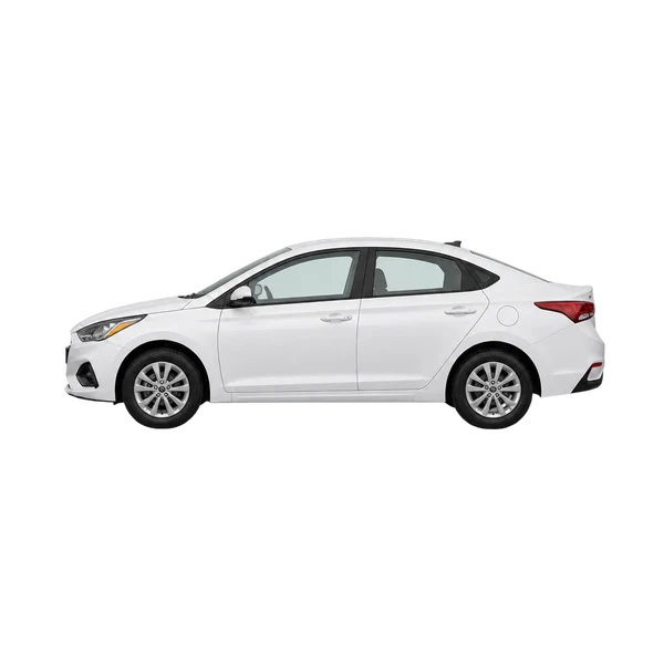 Hyundai Accent 2023 باللون أبيض، منظر جانبي (متجه إلى اليسار)
