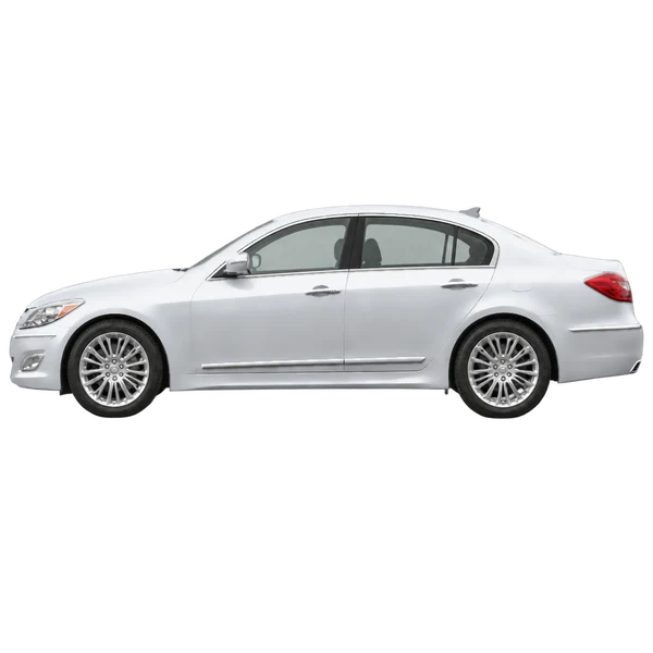 Hyundai Genesis 2013 باللون فضي، منظر جانبي (متجه إلى اليسار)