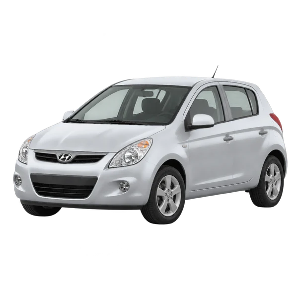 Hyundai I20 2012 باللون فضي، منظر منظر أمامي بزاوية ثلاثة أرباع (متجه لليسار)