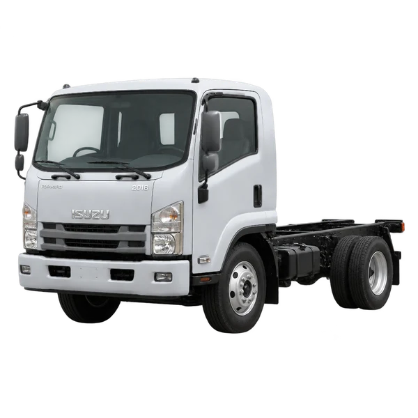 Isuzu Forward 2018 باللون فضي، منظر منظر أمامي بزاوية ثلاثة أرباع (متجه لليسار)