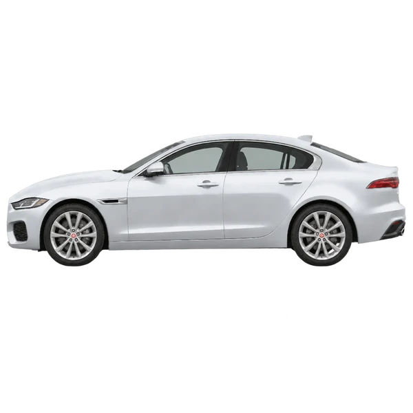 Jaguar XE 2025 prata, vista lateral (voltada para a esquerda)