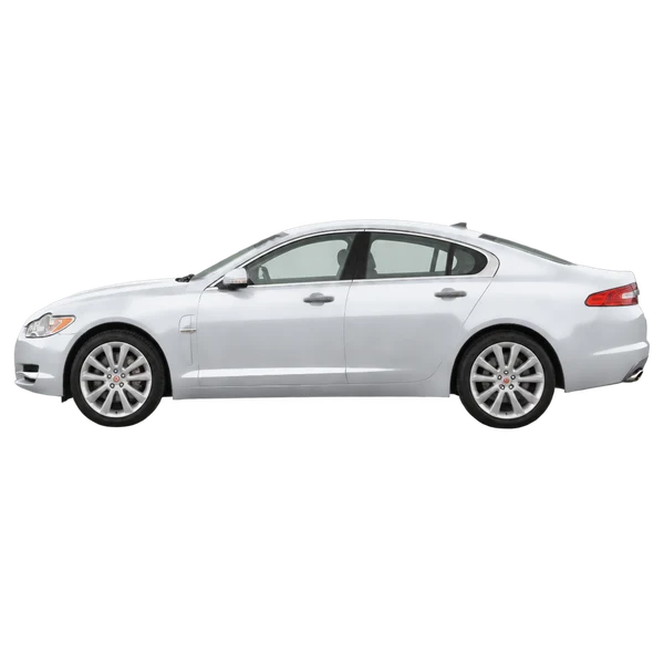Jaguar XF 2011 باللون فضي، منظر جانبي (متجه إلى اليسار)