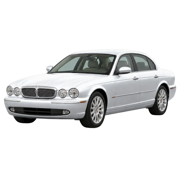 Jaguar XJ 2004 prata, vista dianteira em três quartos (voltada para a esquerda)