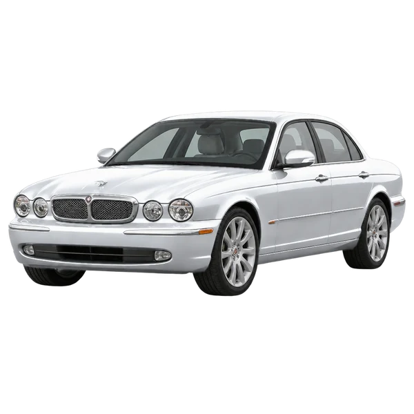 Jaguar XJ 2005 prata, vista dianteira em três quartos (voltada para a esquerda)