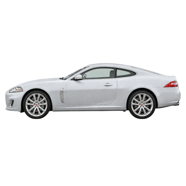 Jaguar XK Coupe 2011 argent, vue côté (vers la gauche)