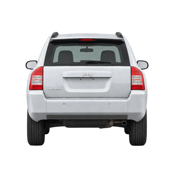 シルバーの2016 Jeep Compass（リアビュー）