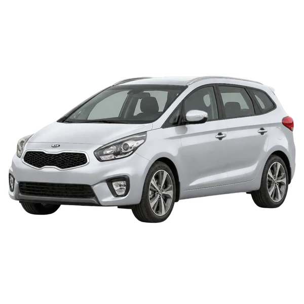 Kia Carens 2017 prata, vista dianteira em três quartos (voltada para a esquerda)