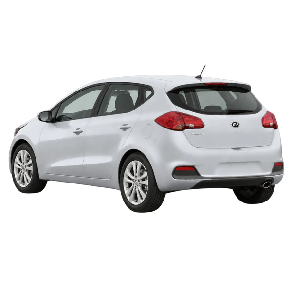 Kia Ceed 2014 en plateado, vista tres cuartos trasero (mirando a la izquierda)