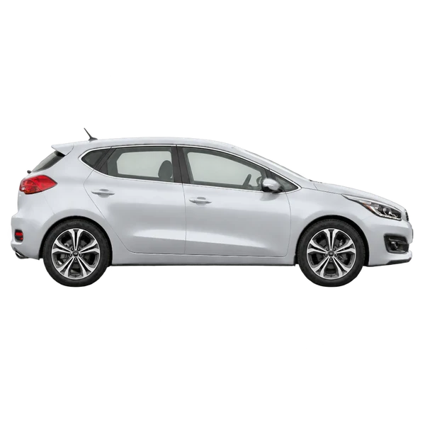 Kia Ceed 2018 en plateado, vista lateral (hacia la derecha)