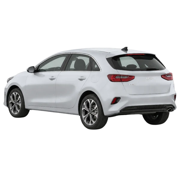 Kia Ceed 2022 en plateado, vista tres cuartos trasero (mirando a la izquierda)