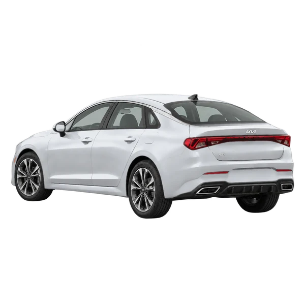 Kia K5 2021 prata, vista três quartos traseira (voltada para a esquerda)