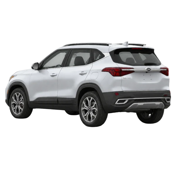 Kia Seltos 2021 prata, vista três quartos traseira (voltada para a esquerda)