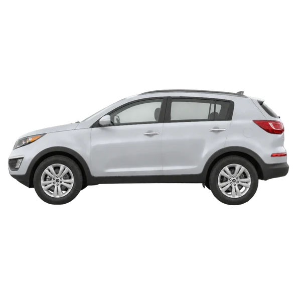 Kia Sportage 2011 باللون فضي، منظر جانبي (متجه إلى اليسار)
