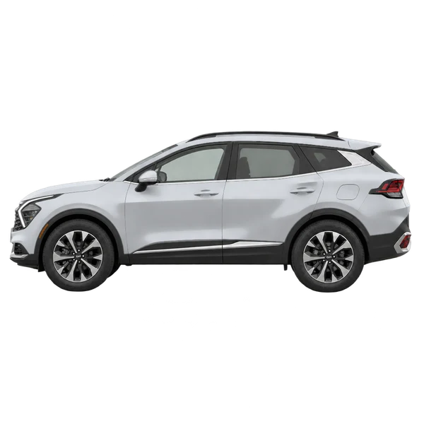 Kia Sportage 2023 باللون فضي، منظر جانبي (متجه إلى اليسار)