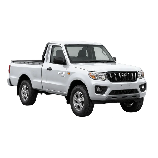 Mahindra Pikup 2023 باللون فضي، منظر منظر أمامي بزاوية ثلاثة أرباع (متجه لليسار)
