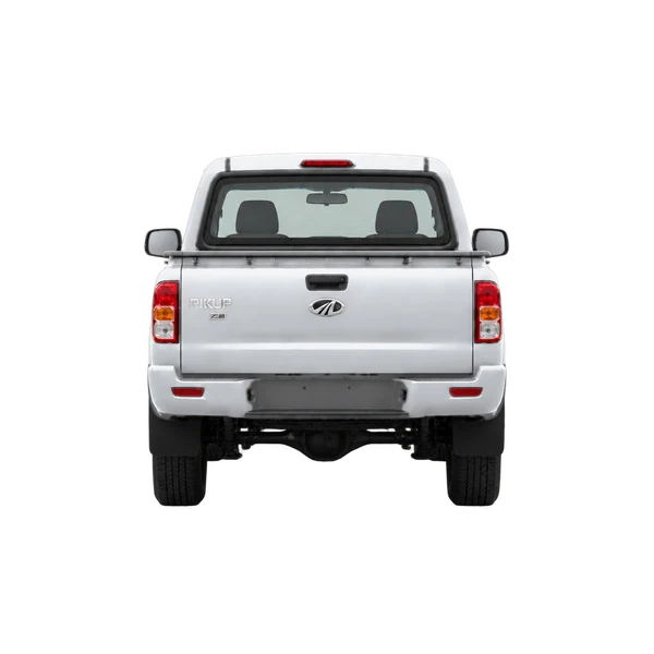 Mahindra Pikup 2023 en plateado, vista trasera