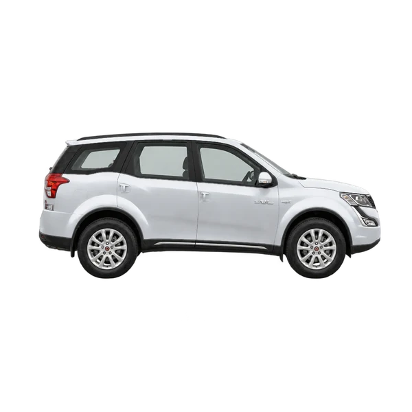 2018 Mahindra XUV 500 in Silber, Ansicht: Seite (nach rechts gewandt)