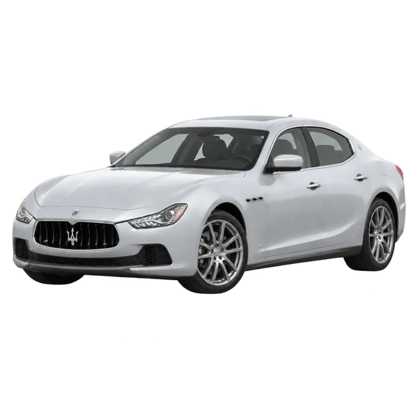 Maserati Ghibli 2014 باللون فضي، منظر منظر أمامي بزاوية ثلاثة أرباع (متجه لليسار)