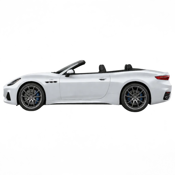 Maserati Grancabrio 2024 باللون فضي، منظر جانبي (متجه إلى اليسار)