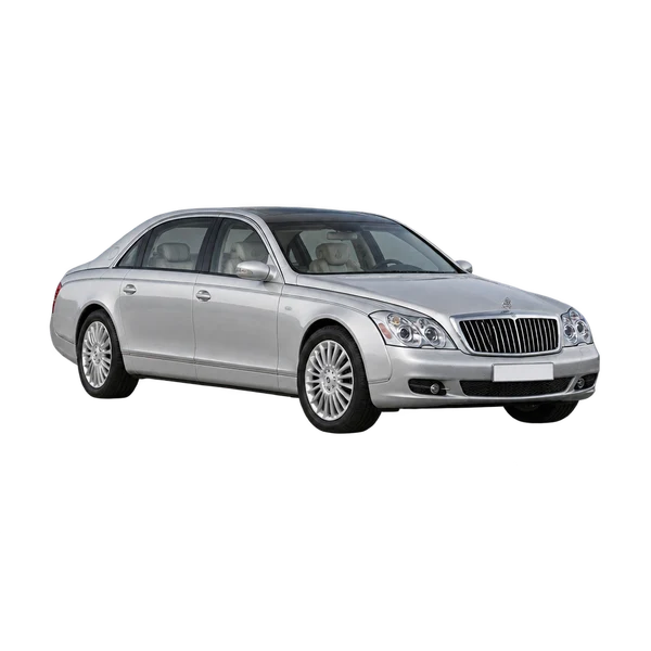 Maybach 62 2016 باللون فضي، منظر منظر أمامي بزاوية ثلاثة أرباع (متجه لليسار)