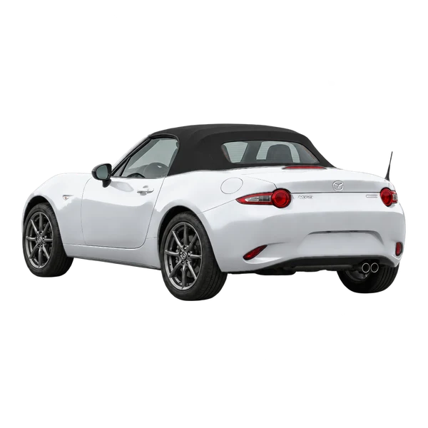 シルバーの2021 Mazda MX-5（リア斜め（左向き）ビュー）