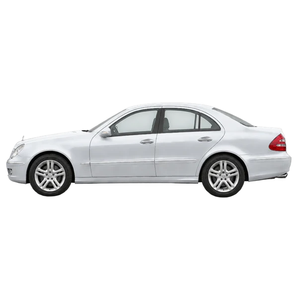 2006 Mercedes-Benz E-Class in Silber, Ansicht: Seite (nach links gerichtet)