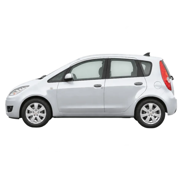 Mitsubishi Colt 2008 en plateado, vista lateral (mirando a la izquierda)