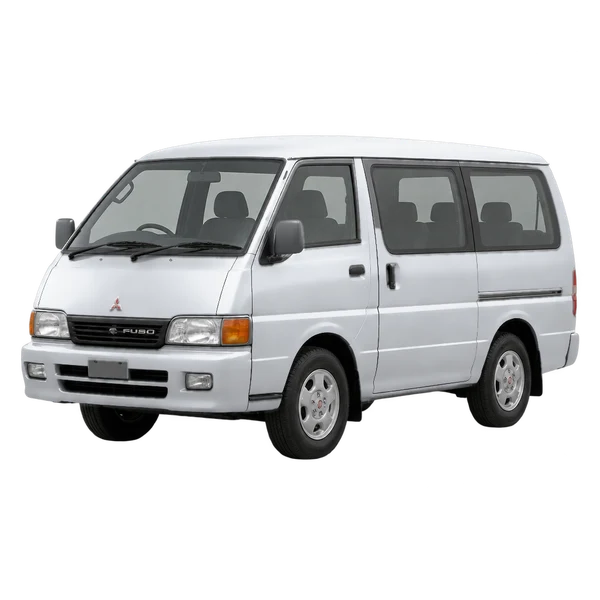 Mitsubishi Fuso 1997 باللون فضي، منظر منظر أمامي بزاوية ثلاثة أرباع (متجه لليسار)